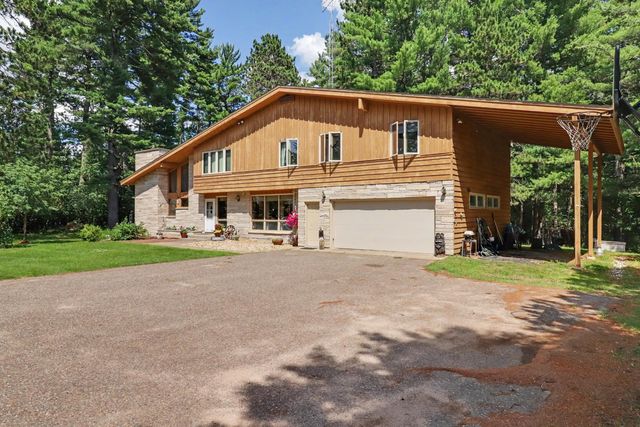 837 N  Railroad St, Eagle River, WI 54521