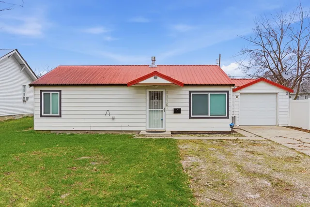 1110 W  Main Ave, Chewelah, WA 99109