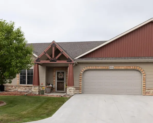 520 19th Ave W #B, West Fargo, ND 58078