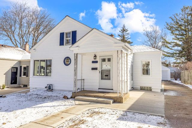 4628 North Elkhart AVENUE, Whitefish Bay, WI 53211