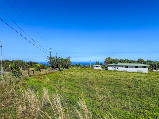 29-613 Chin Chuck Rd #A, Hakalau, HI 96710