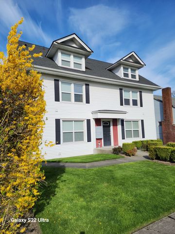 2412 Rucker Ave #2, Everett, WA 98201