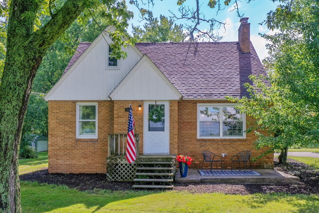 1025 Graafschap Rd, Holland, MI 49423
