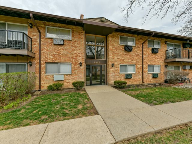 842 E  Old Willow Rd #102, Prospect Heights, IL 60070
