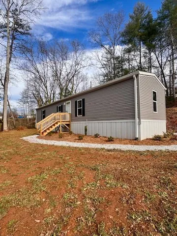 65 Tallent Dr, Franklin, NC 28734