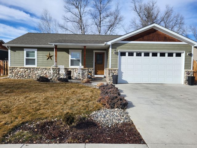 610 Heather Ln, Ranchester, WY 82839