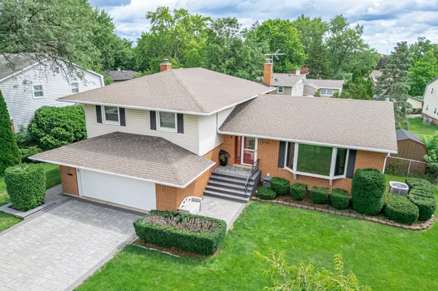 4506 Magnolia Dr, Rolling Meadows, IL 60008