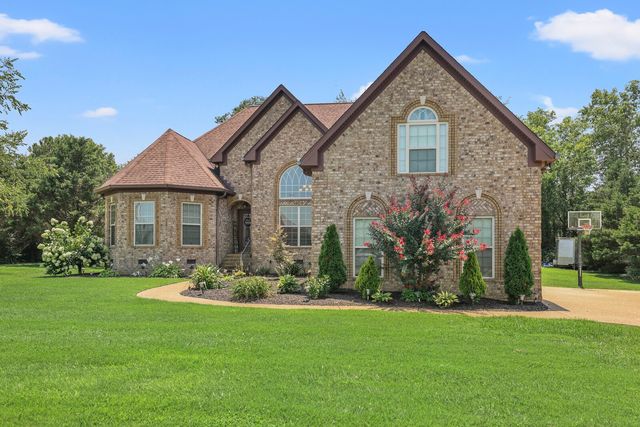 3018 Bristol Ln, Greenbrier, TN 37073