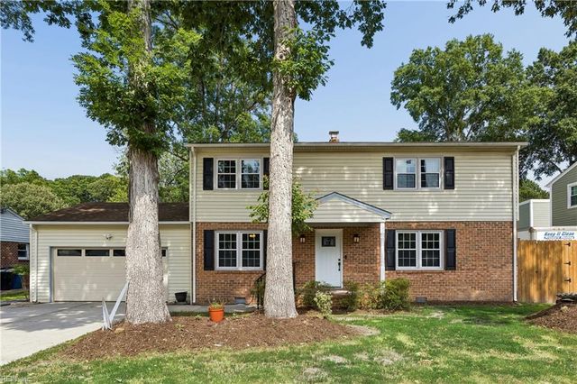 536 King Arthur Dr, Virginia Beach, VA 23464
