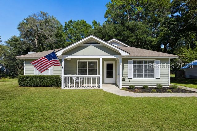 16 Robin Way, Beaufort, SC 29907