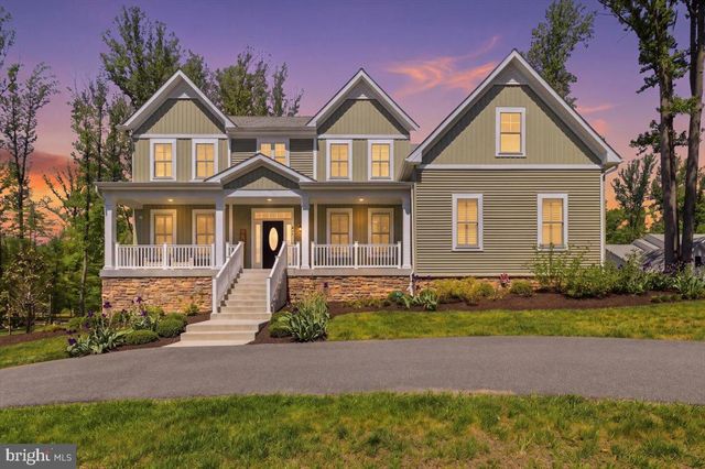 402 Ruysch Ln, Gambrills, MD 21054