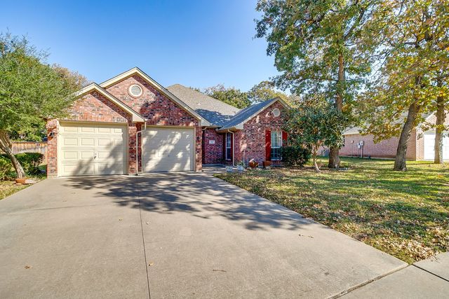 845 Royal Oak Ln, Burleson, TX 76028
