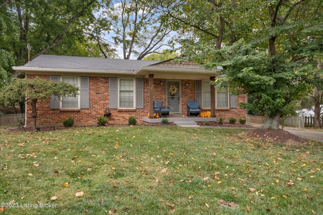 201 Whitland Ct, Woodland Hills, KY 40243