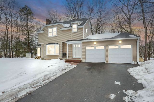 36 Patriots Path, Russell, MA 01071