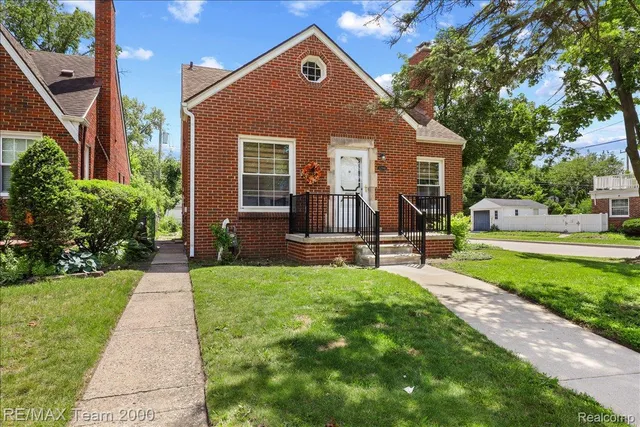 22941 Wilson Ave, Dearborn, MI 48128