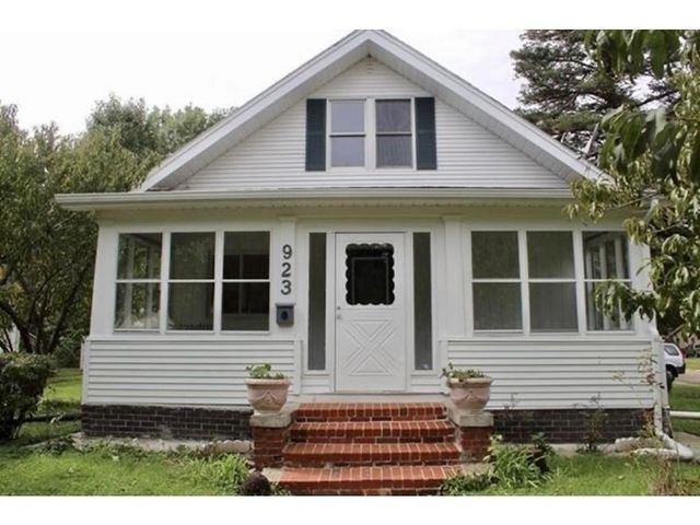 923 W  5th St, Perry, IA 50220