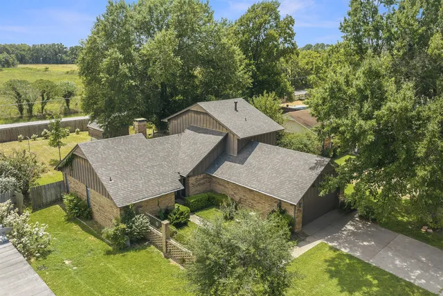 312 Beaumont Dr, Ardmore, OK 73401