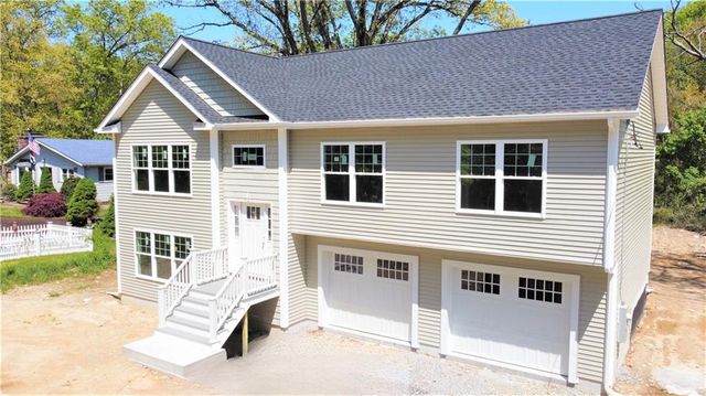 142 Pine Hill Rd, Scituate, RI 02857