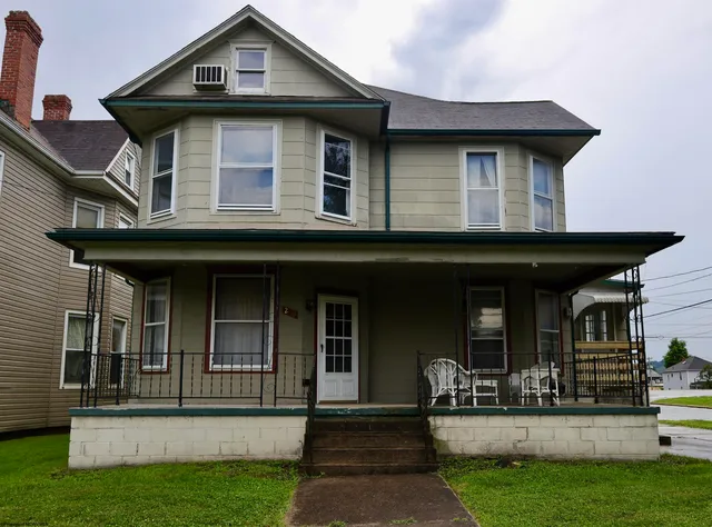200 2nd St, Elkins, WV 26241