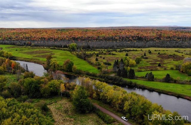 Sturgeon River Rd, Chassell, MI 49916