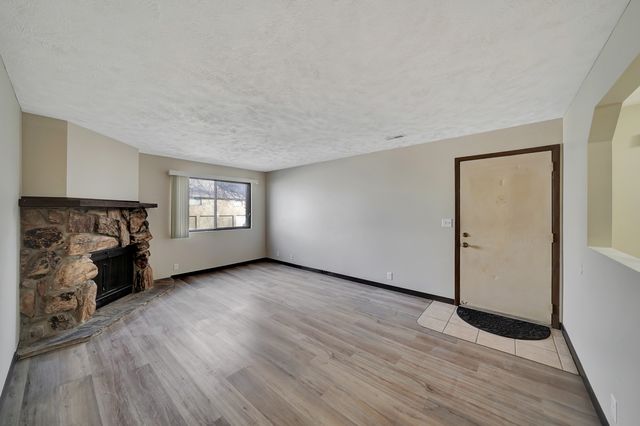 4833 Walker Ave, Lincoln, NE 68504