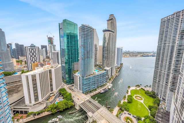 77 SE 5th St #2407, Miami, FL 33131