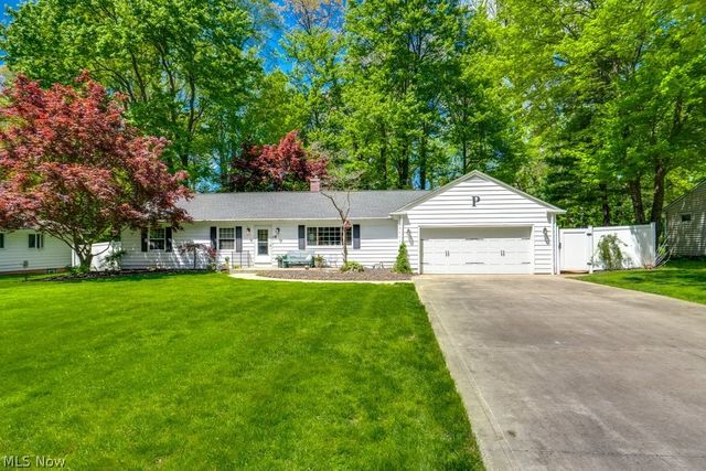 183 Timberlane Dr, Northfield, OH 44067