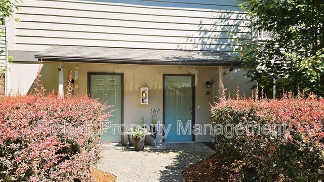 354 NW Edvard St #G, Poulsbo, WA 98370