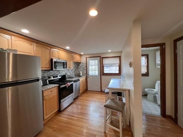 10 Waverly Pl, Melrose, MA 02176