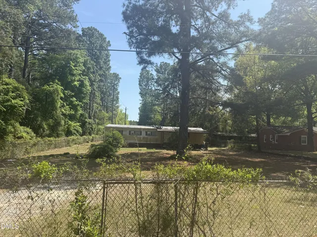 334 Old Shaw Rd #9, Fayetteville, NC 28303