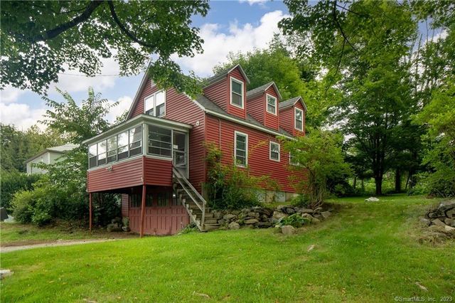 9 Lawrence Ave, Canaan, CT 06018