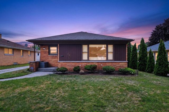 8109 W Potomac AVENUE, Milwaukee, WI 53218