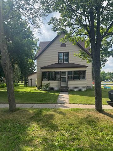 202 S  Walker St, Wautoma, WI 54982
