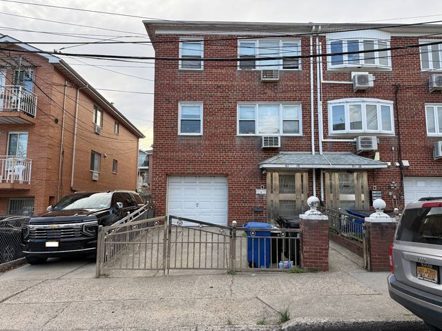 6118 170th St #3, Fresh Meadows, NY 11365