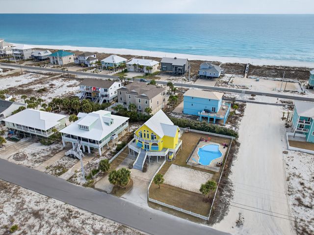 7591 White Sands Blvd, Navarre, FL 32566