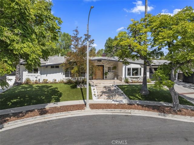 23761 Ladrillo St, Woodland Hills, CA 91367