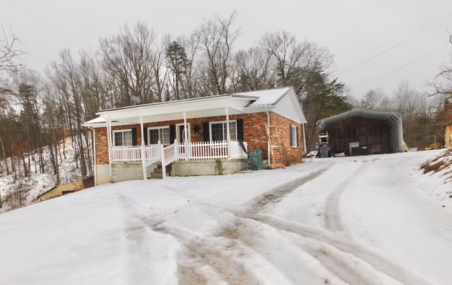 390 Churchhouse Hl, Irvine, KY 40336