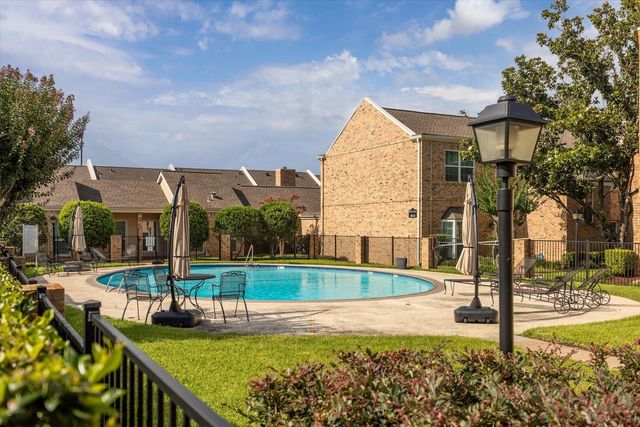 600 Wilcrest Dr #57, Houston, TX 77042