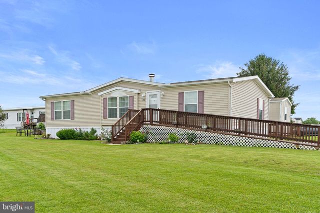 196 Chesapeake Est, Thomasville, PA 17364