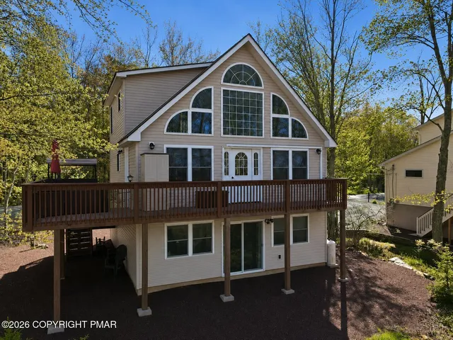 318 N  Arrow Dr, Pocono Lake, PA 18347
