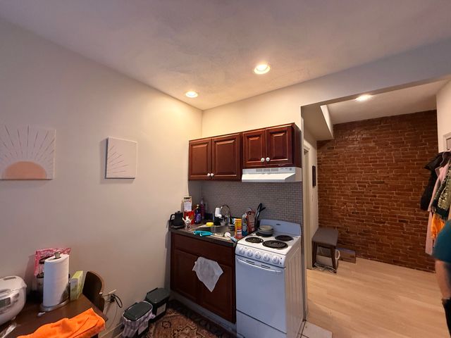 364 Harvard St #7, Cambridge, MA 02138