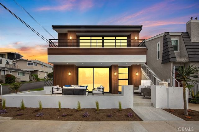520 Iris Ave, Corona Del Mar, CA 92625