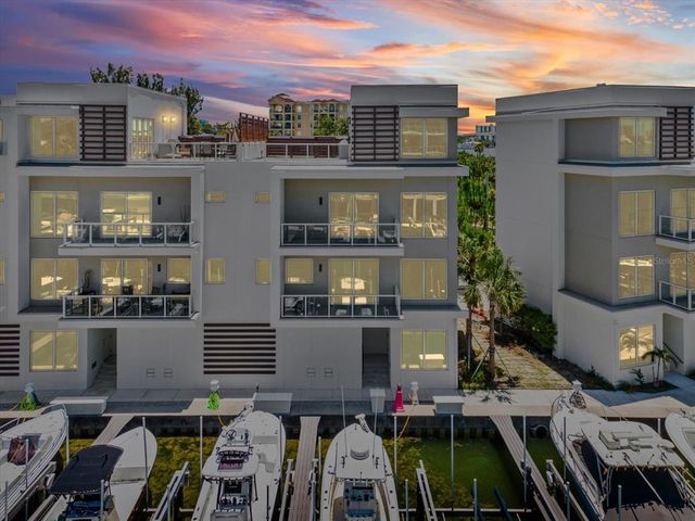 868 N  Osceola Ave, Clearwater, FL 33755