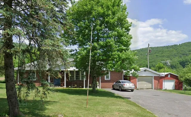 2732 Aurora Pike, Aurora, WV 26705