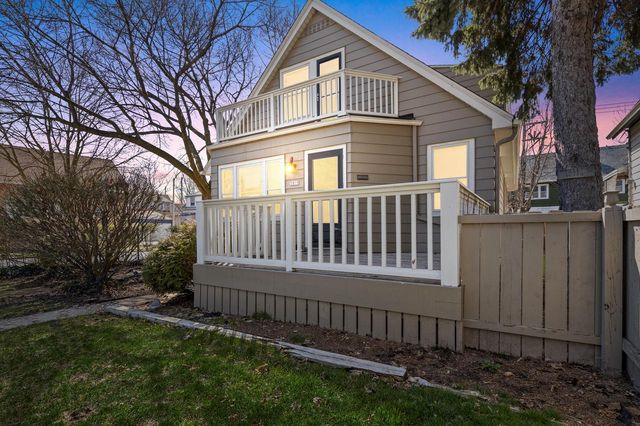 2819 South Howell AVENUE, Milwaukee, WI 53207