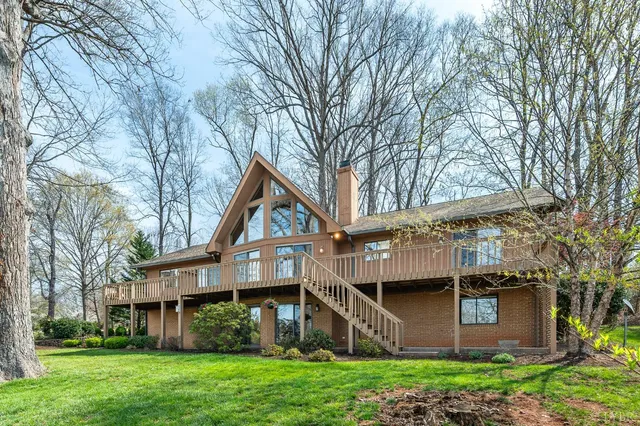 123 Sailview Dr, Forest, VA 24551