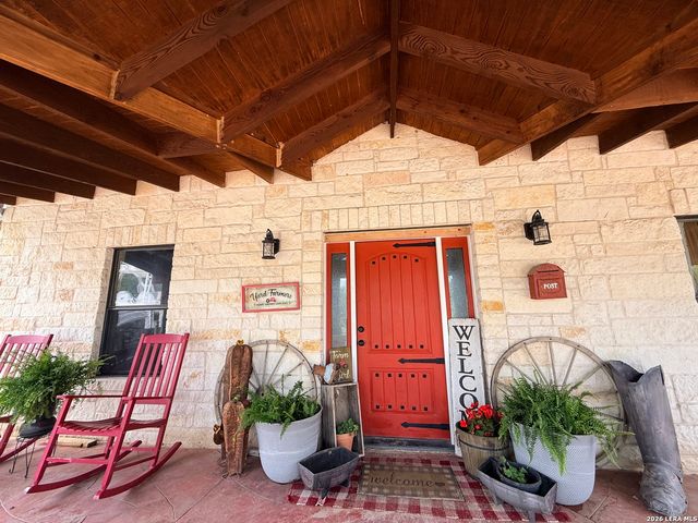 5923 Pioneer Rdg, San Antonio, TX 78245