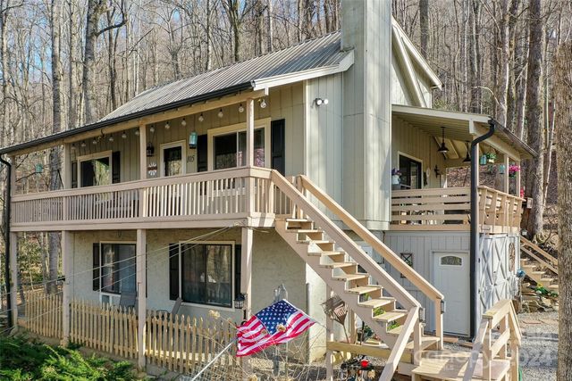 105 Shirley Dr, Maggie Valley, NC 28751