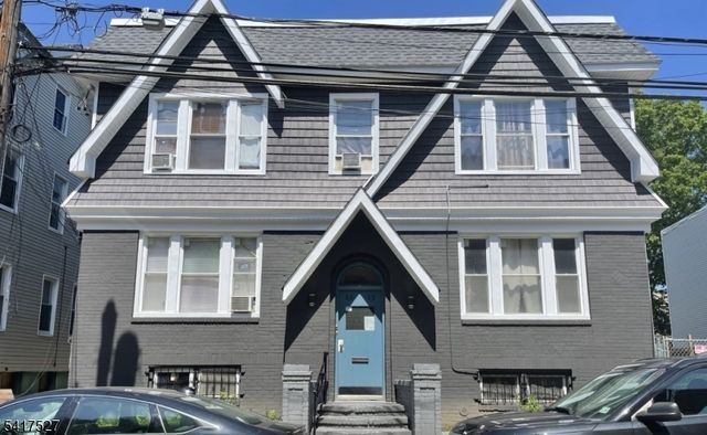 83 Aldine St #2R, Newark, NJ 07112