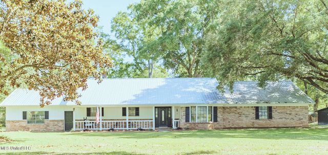 8008 Tanner Williams Rd, Moss Point, MS 39452